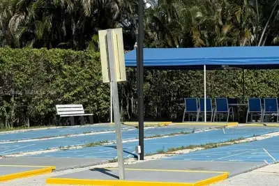400 S Hollybrook Dr #305, Pembroke Pines: photo 1 of 21