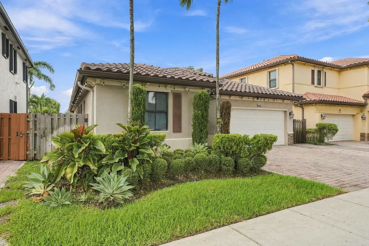 11744 SW 151st Path, Miami: photo 1 of 43