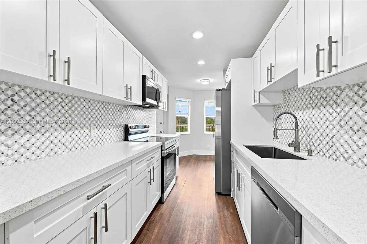 1400 SW 124th Ter #202Q, Pembroke Pines: photo 1 of 68
