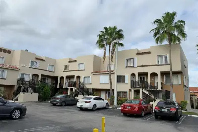 551 NW 82nd Ave #524, Miami: photo 1 of 18