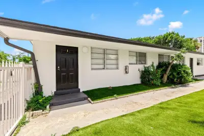 1826 Sherman St #1, Hollywood: photo 1 of 14
