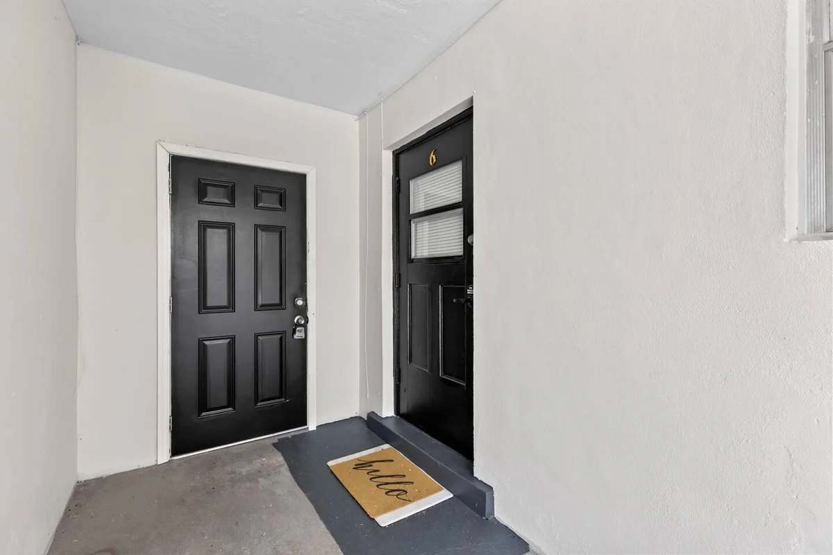 1826 Sherman St #6, Hollywood: photo 1 of 12