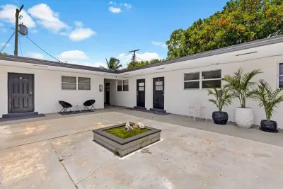 1826 Sherman St #8, Hollywood: photo 1 of 13