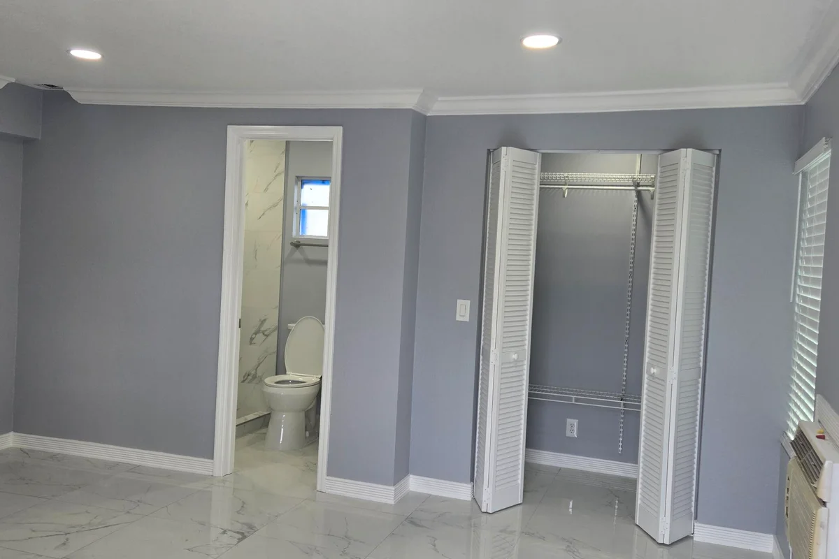 1408 W Broome St, Lantana: photo 1 of 52
