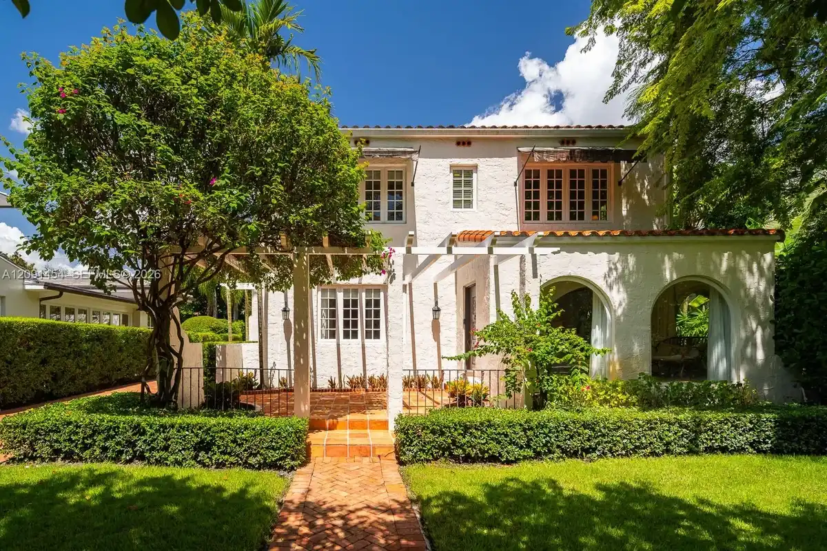 1229 Asturia Ave, Coral Gables: photo 1 of 37