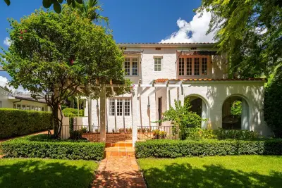 1229 Asturia Ave, Coral Gables: photo 1 of 37