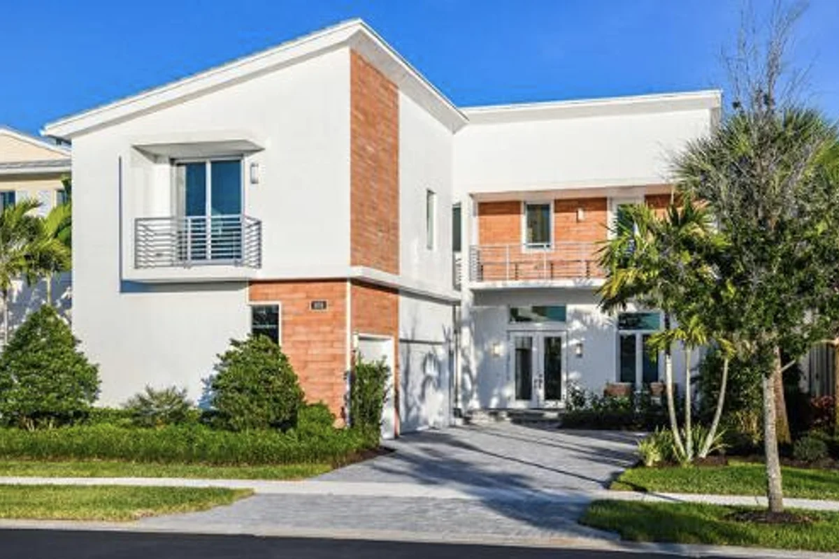1050 Faulkner Ter, Palm Beach Gardens: photo 1 of 33