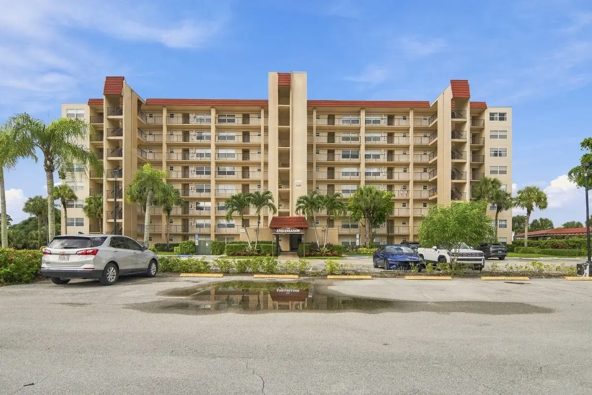 3465 Via Poinciana #405, Lake Worth: photo 1 of 25