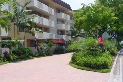 1800 Sans Souci Blvd #428, North Miami: photo 1 of 24