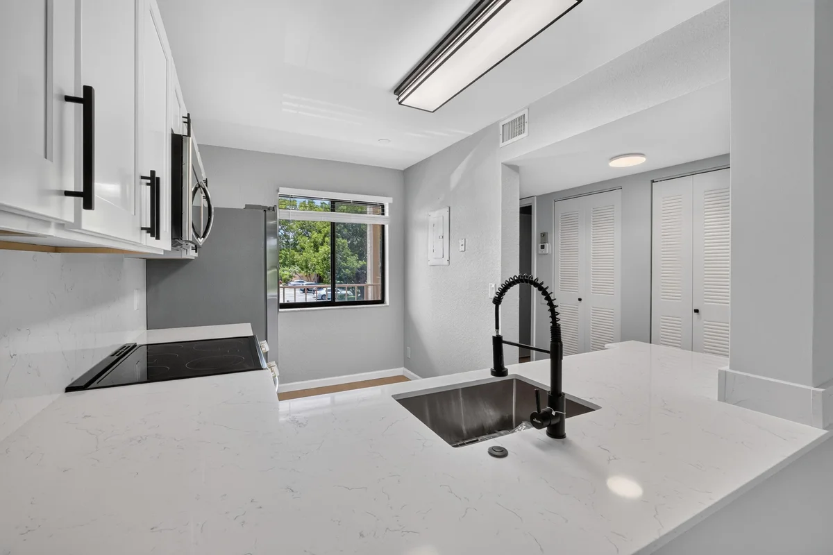 6795 Huntington Ln #201, Delray Beach: photo 1 of 53
