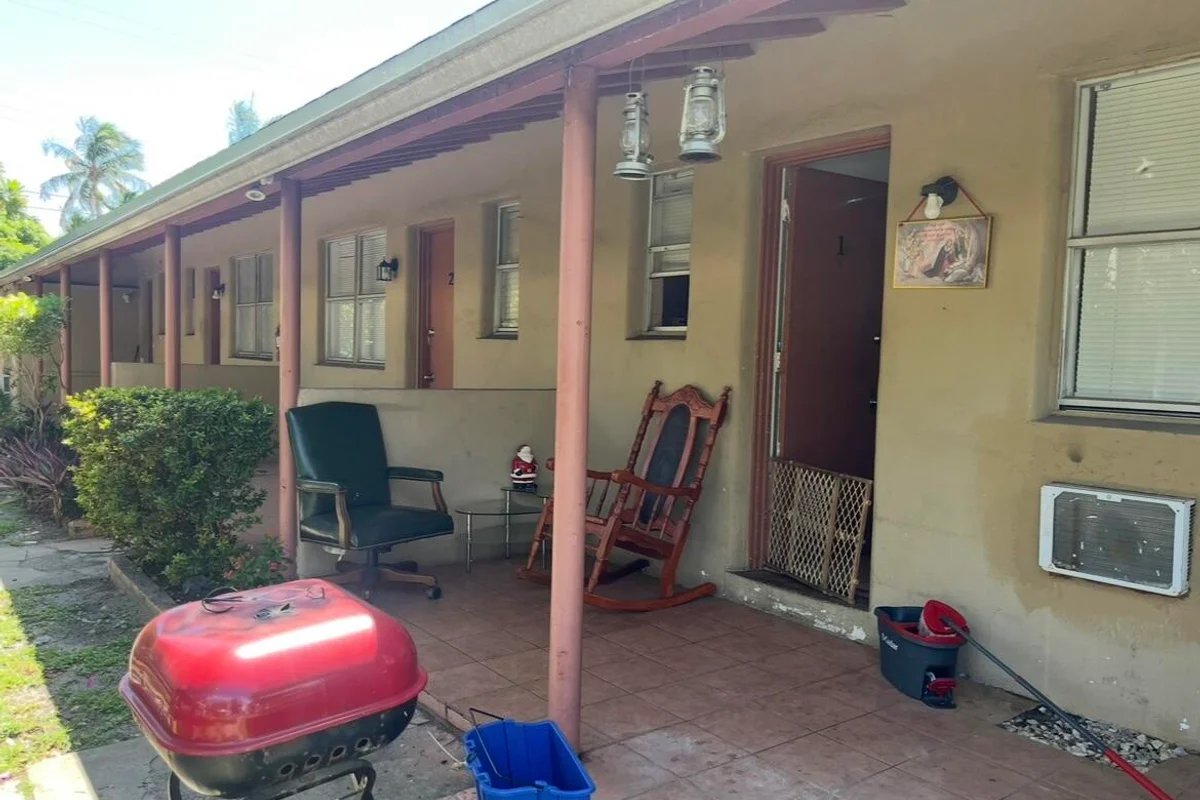 1840 Taft St #1-5, Hollywood: photo 1 of 6