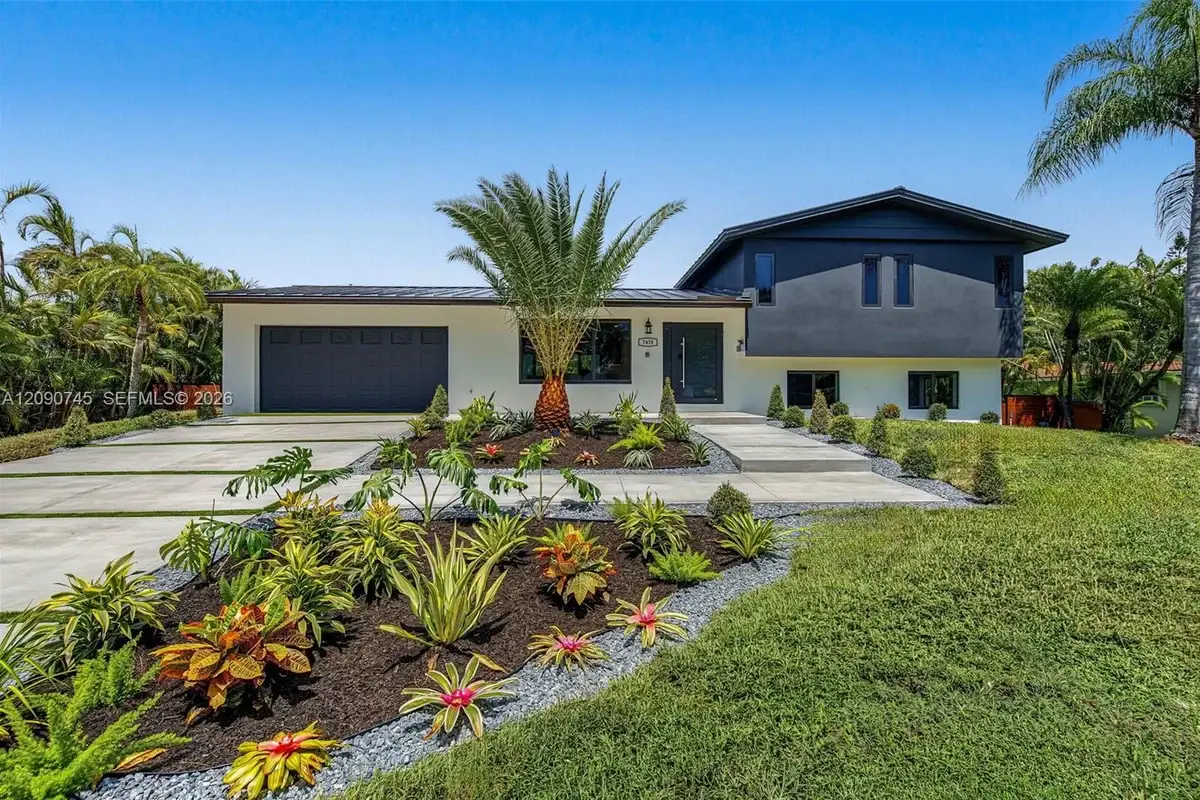 7475 SW 134th St, Pinecrest: photo 1 of 41