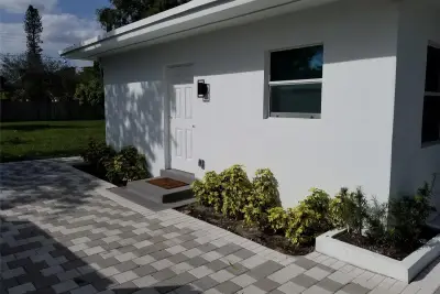 4217 SW 61st Ave, Davie: photo 1 of 38