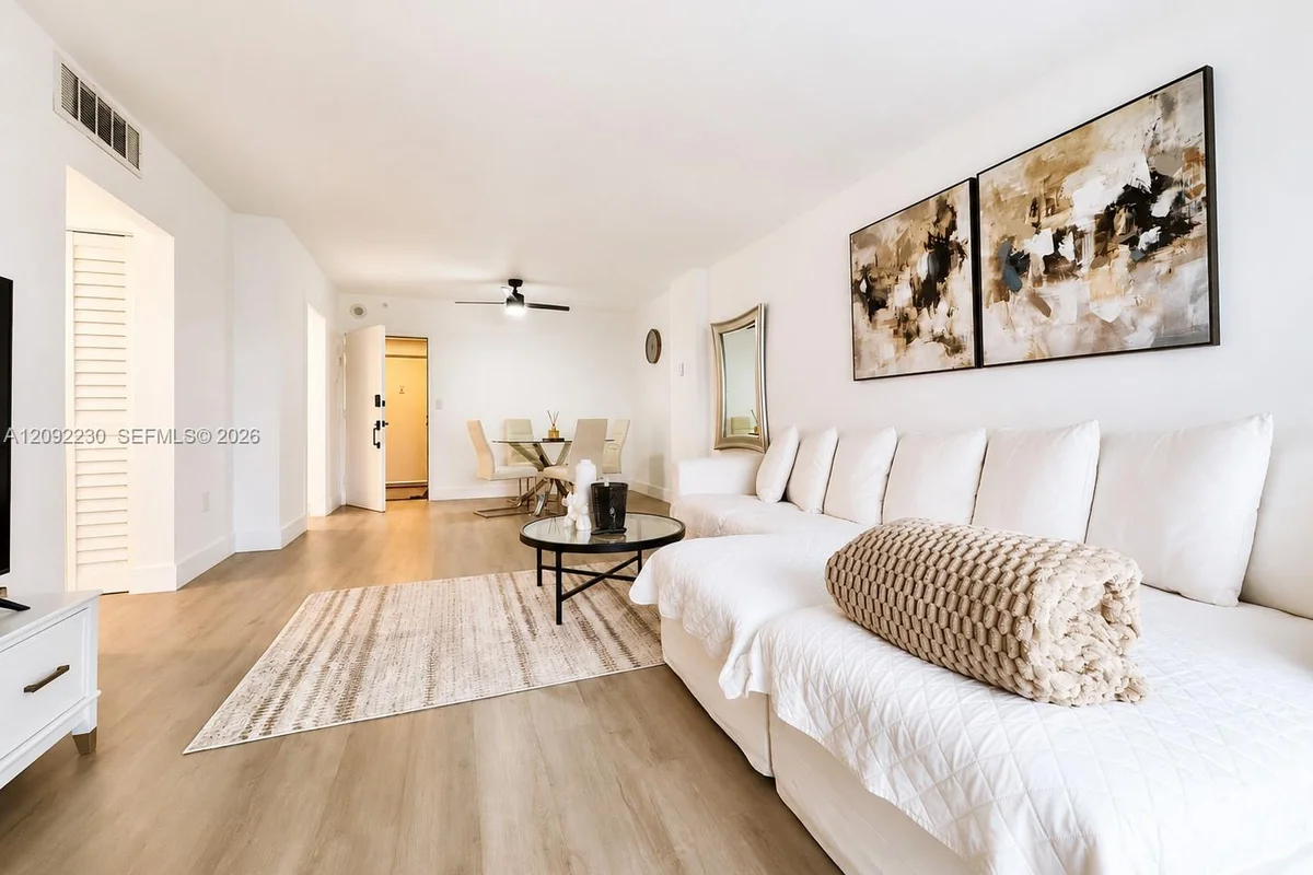 400 Kings Point Dr #1224, Sunny Isles Beach: photo 1 of 16
