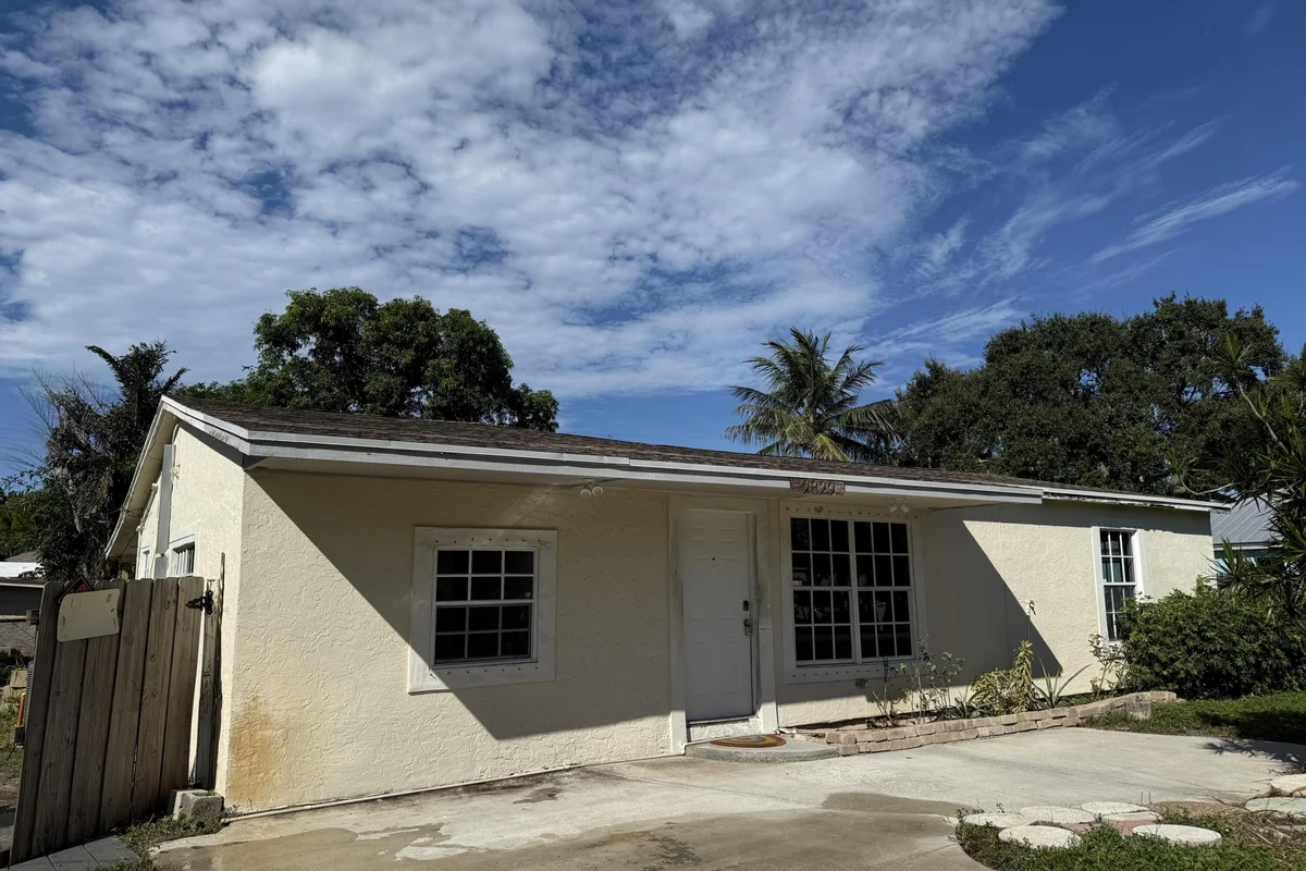 2829 Shawnee Rd, West Palm Beach: photo 1 of 13