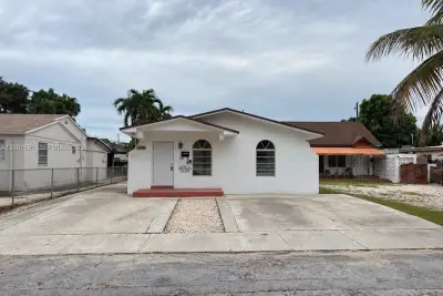 3216 SW 25th Ter, Miami: photo 1 of 12