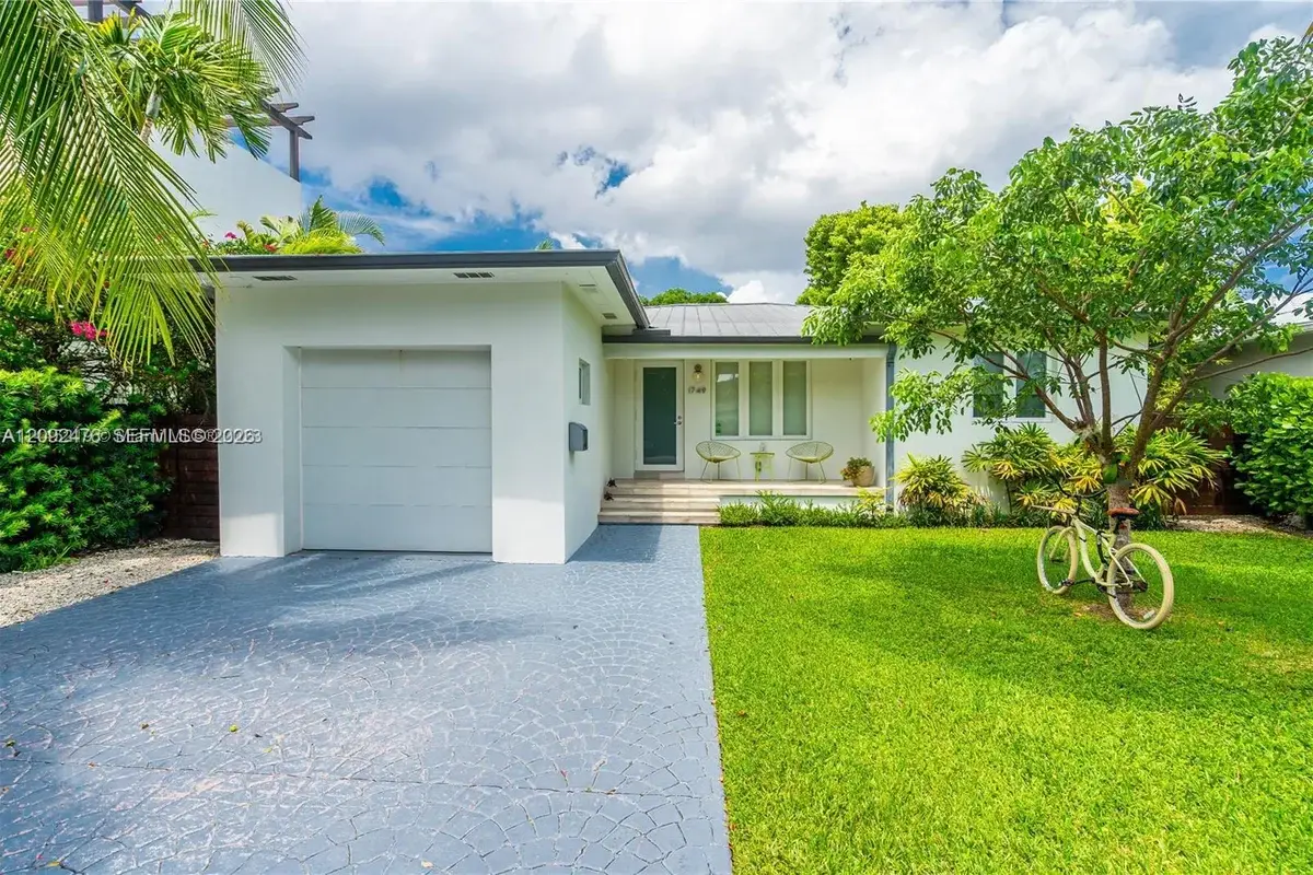 1749 Bay Dr, Miami Beach: photo 1 of 38