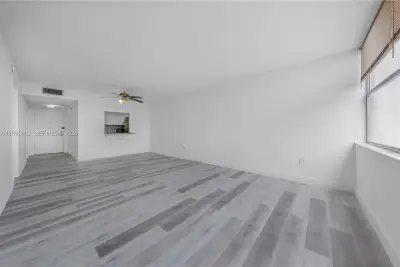 1300 NE Miami Gardens Dr #512E, Miami: photo 1 of 32
