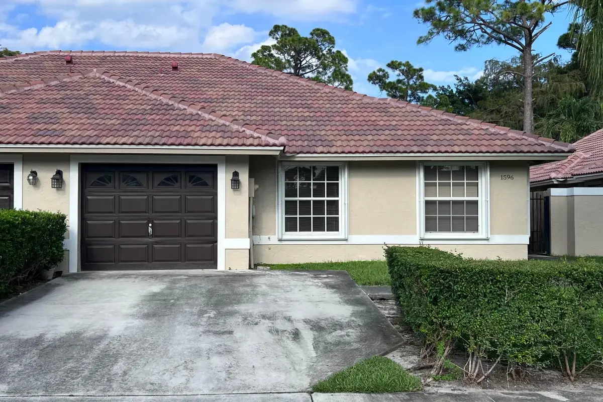 1596 Hawthorne Pl, Wellington: photo 1 of 24