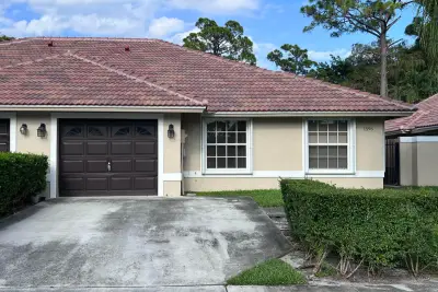 1596 Hawthorne Pl, Wellington: photo 1 of 24