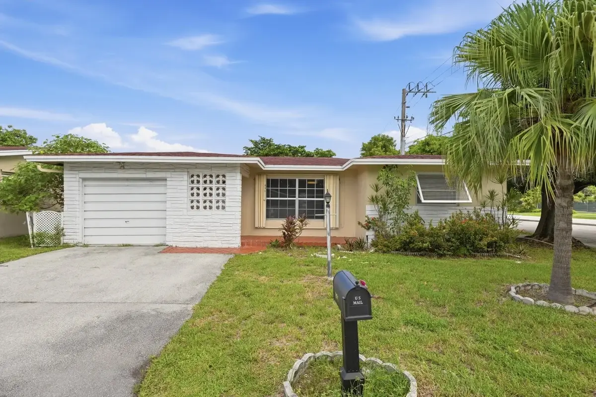 901 NW 48th Pl, Pompano Beach: photo 1 of 36