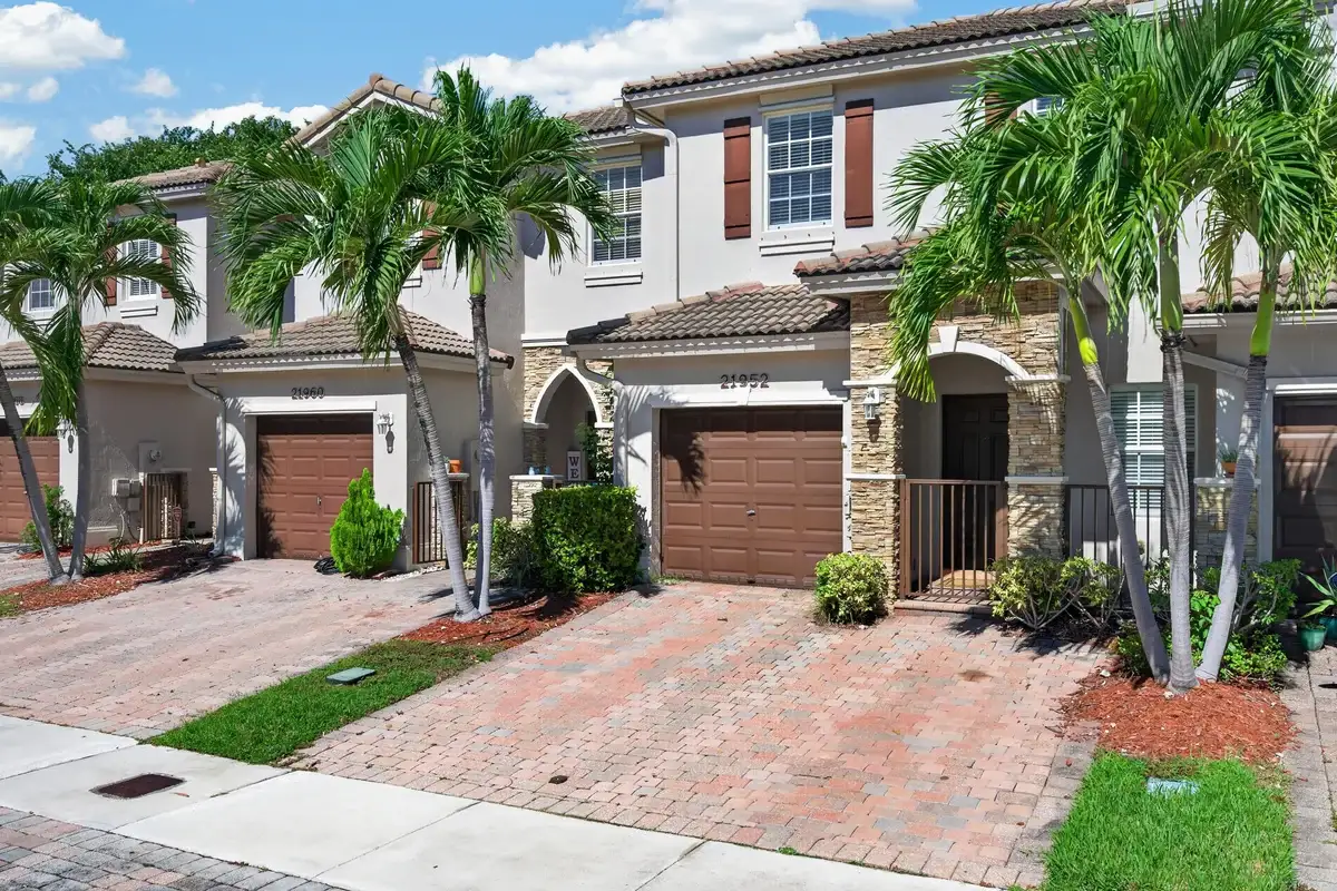 21952 SW 93rd Pl, Cutler Bay: photo 1 of 55