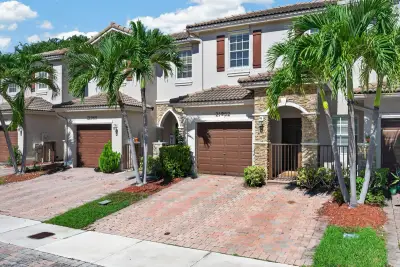 21952 SW 93rd Pl, Cutler Bay: photo 1 of 55