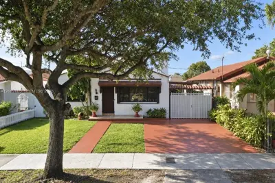 2232 SW 13th St, Miami: photo 1 of 15