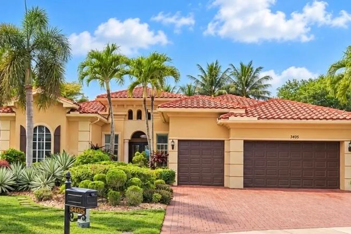 3405 Lago De Talavera, Lake Worth: photo 1 of 31