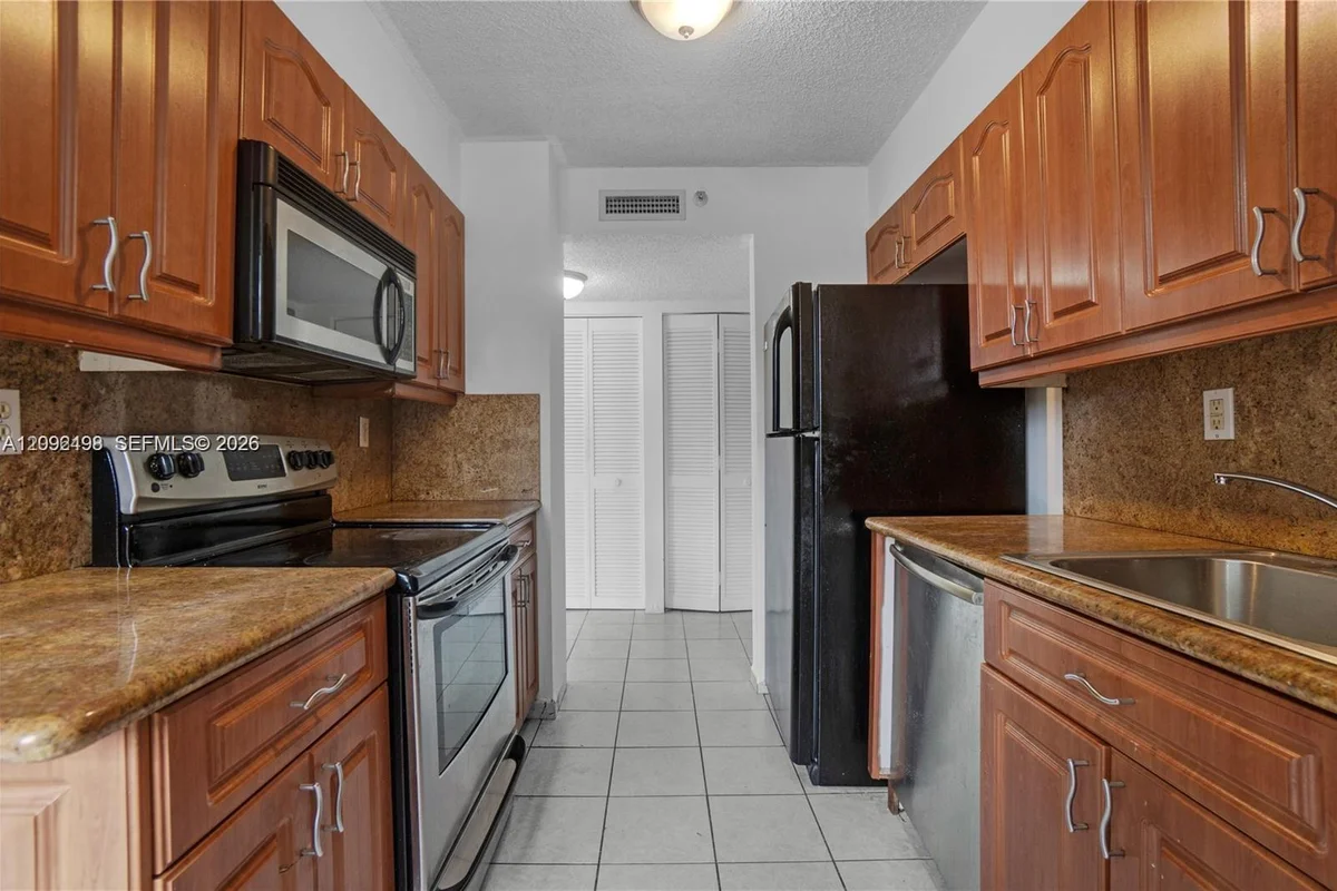 1688 West Ave #408, Miami Beach: photo 1 of 16