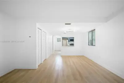 153 NE 141st St #A, Miami: photo 1 of 30