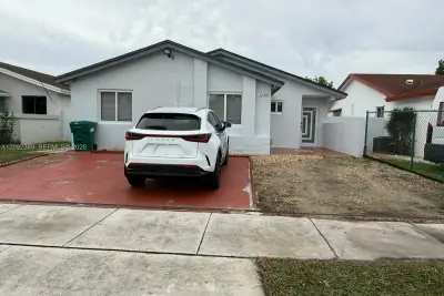 12323 SW 198th St, Miami: photo 1 of 28