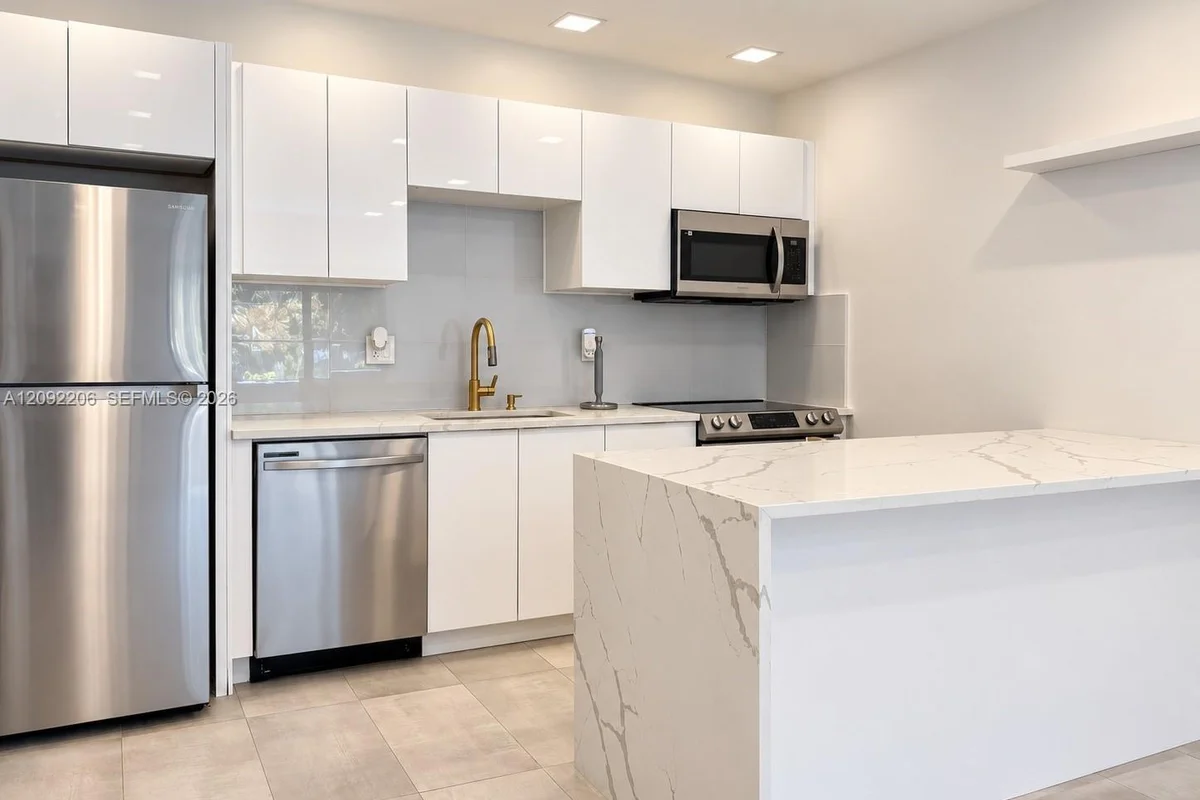 551 NE 26th St #w, Wilton Manors: photo 1 of 19