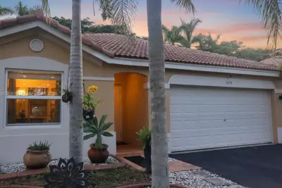 1575 Zenith Way, Weston: photo 1 of 12