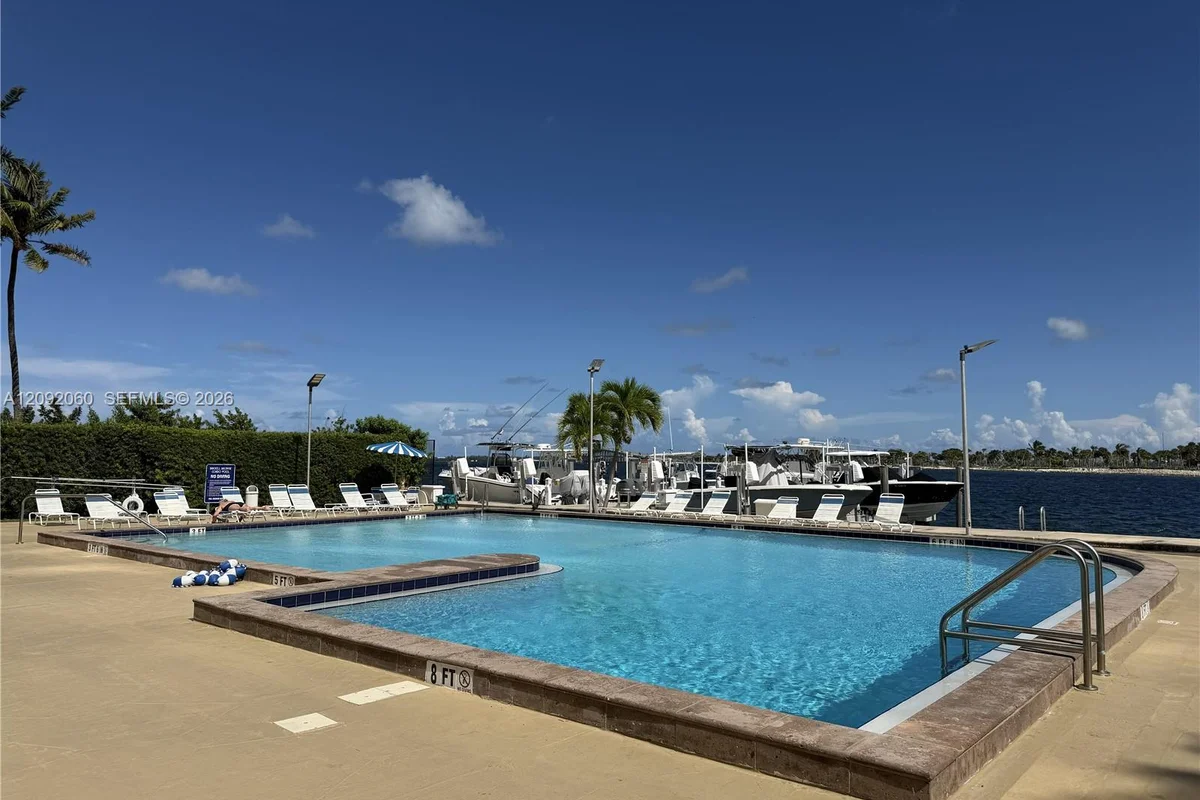 150 SE 25th Rd #6E, Miami: photo 1 of 51