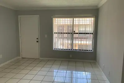 14863 SW 104th St #27-22, Miami: photo 1 of 13