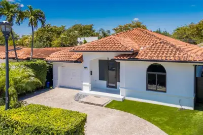 1543 Bird Rd, Coral Gables: photo 1 of 42