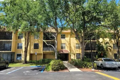 480 NW 20th St NW #2120, Boca Raton: photo 1 of 12