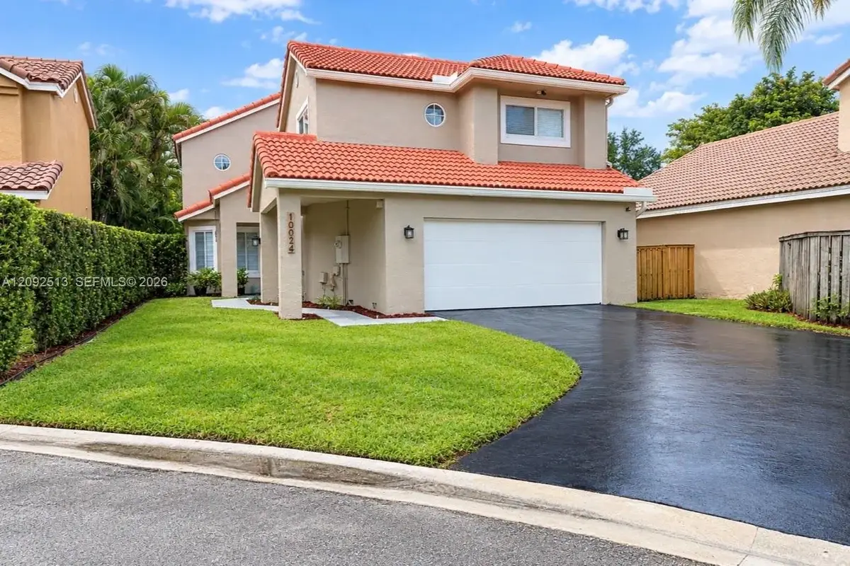 10024 NW 4th St, Plantation: photo 1 of 19