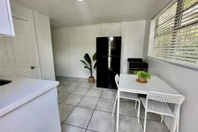 5010 NW 2nd Ave #5, Miami: photo 1 of 15