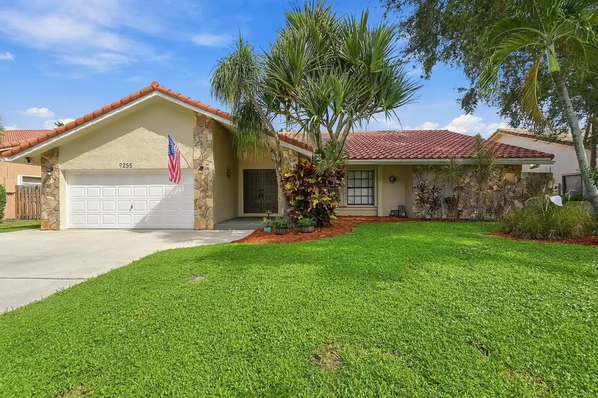 9255 NW 18th St, Plantation: photo 1 of 49