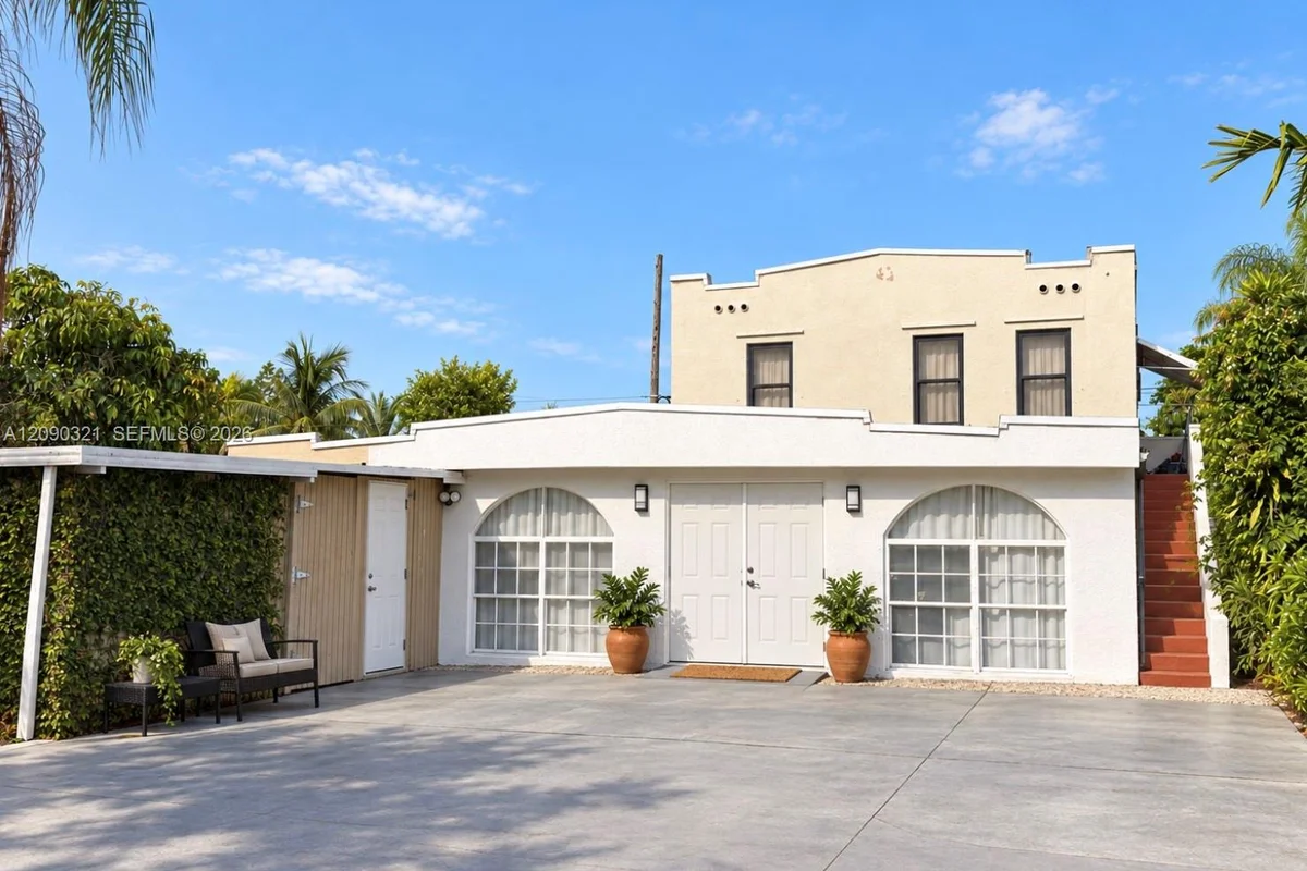 4224 SW 60th Pl, South Miami: photo 1 of 10