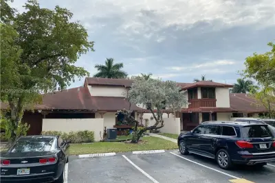 600 NW 210th St #102-28, Miami Gardens: photo 1 of 22