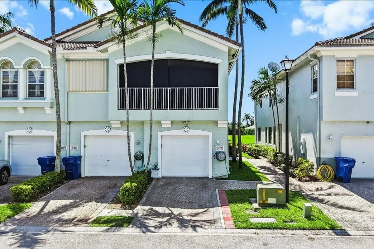 3175 Laurel Ridge Cir, Riviera Beach: photo 1 of 36