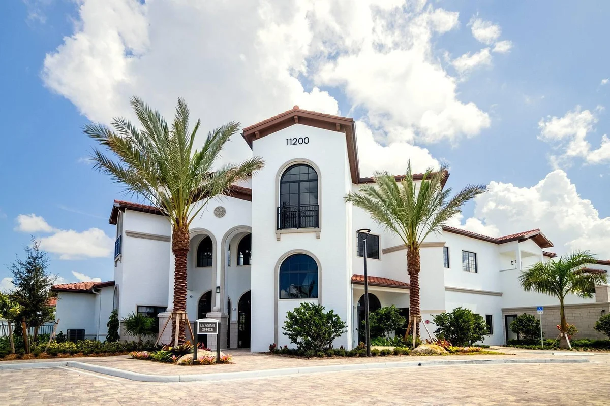 11290 Cooper Dr #104, Royal Palm Beach: photo 1 of 24