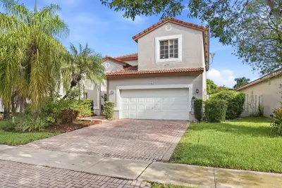 19257 NW 14th St, Pembroke Pines: photo 1 of 38