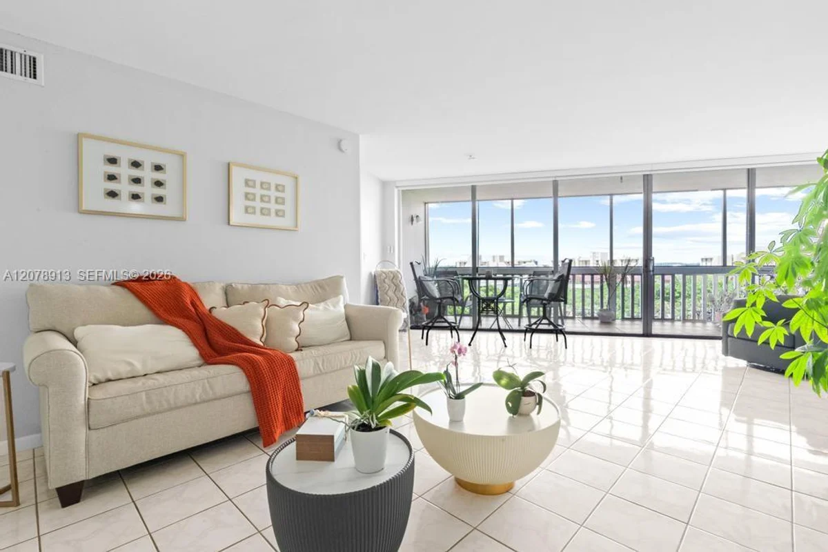 6901 Environ Blvd #7F, Lauderhill: photo 1 of 27