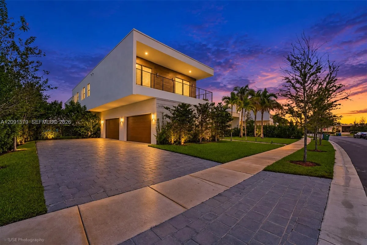 16629 Botaniko Dr, Weston: photo 1 of 64