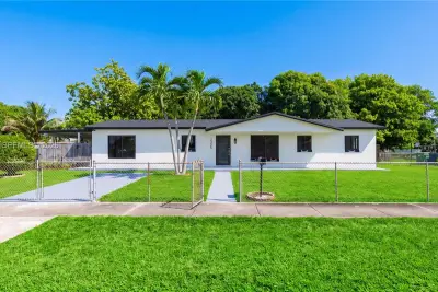 3355 NW 180th St, Miami Gardens: photo 1 of 30