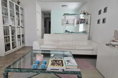 717 Espanola Way #207, Miami Beach: photo 1 of 22